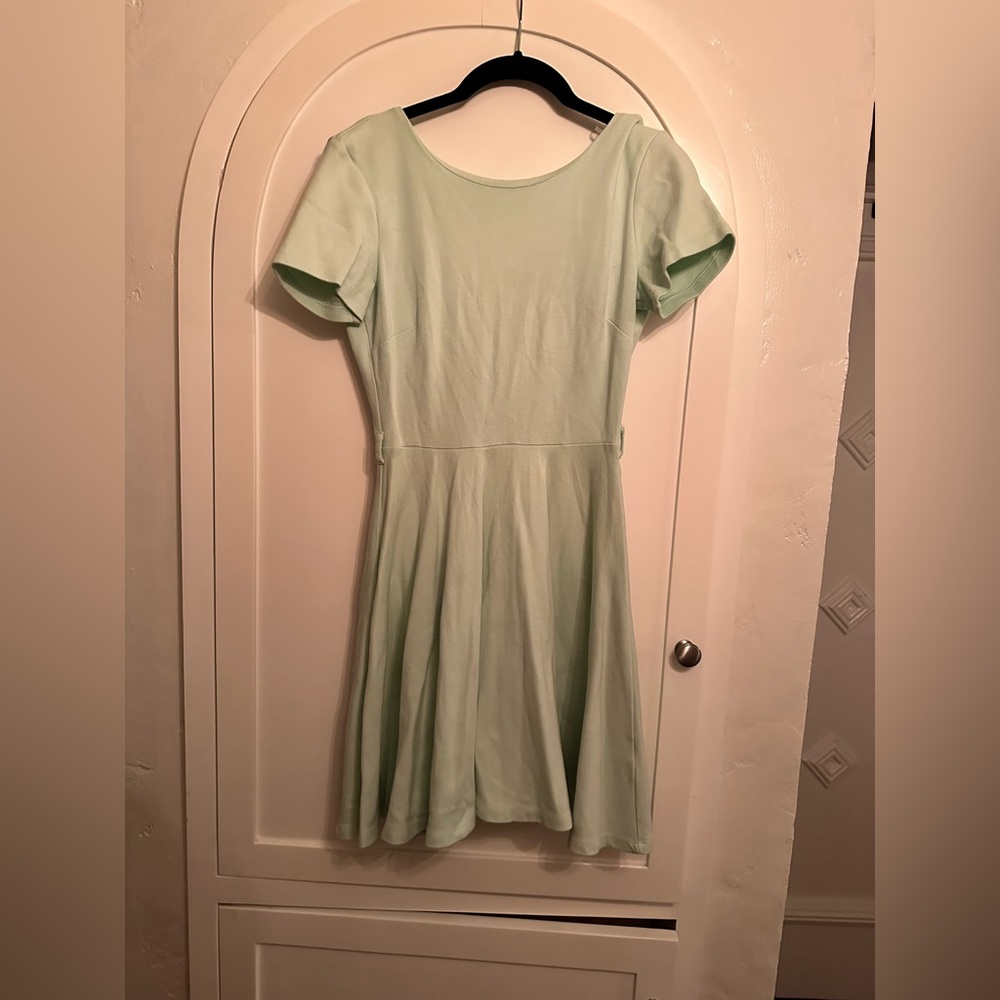 H&M dress mint short sleeve top flared skirt blogger favorite fashion classic